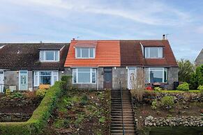 2bed House in Torry - Free Parking