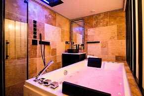 Cristalys Loveroom & Spa