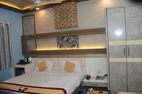 HOTEL  RAJ PALACE SHIVPURI
