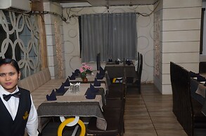 HOTEL  RAJ PALACE SHIVPURI
