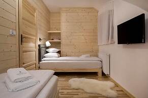 Comfortable Holiday Home, 3 Bedrooms, Fireplace