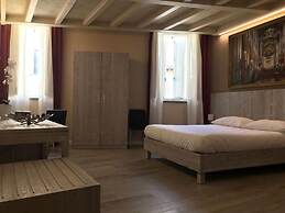 Palazzo Domanto Parma Apartments
