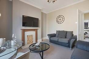 Holburn Lodge by Duthie Park Work Ready Fast Wi-fi