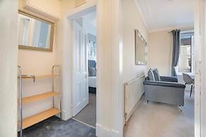 Holburn Lodge by Duthie Park Work Ready Fast Wi-fi
