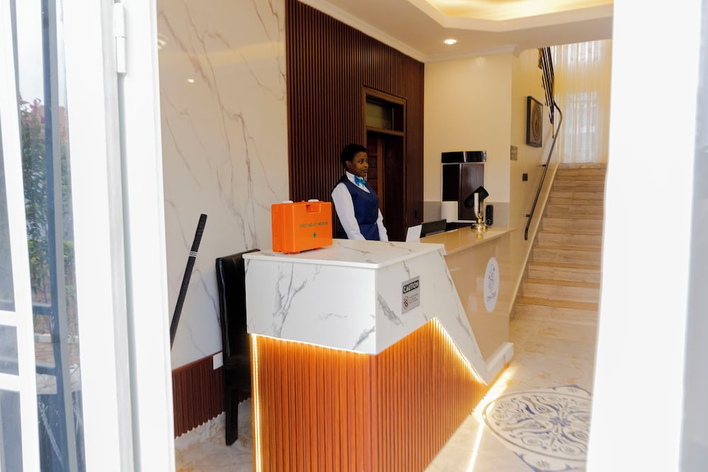 One Click Cozy Suites