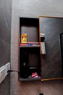 One Click Cozy Suites