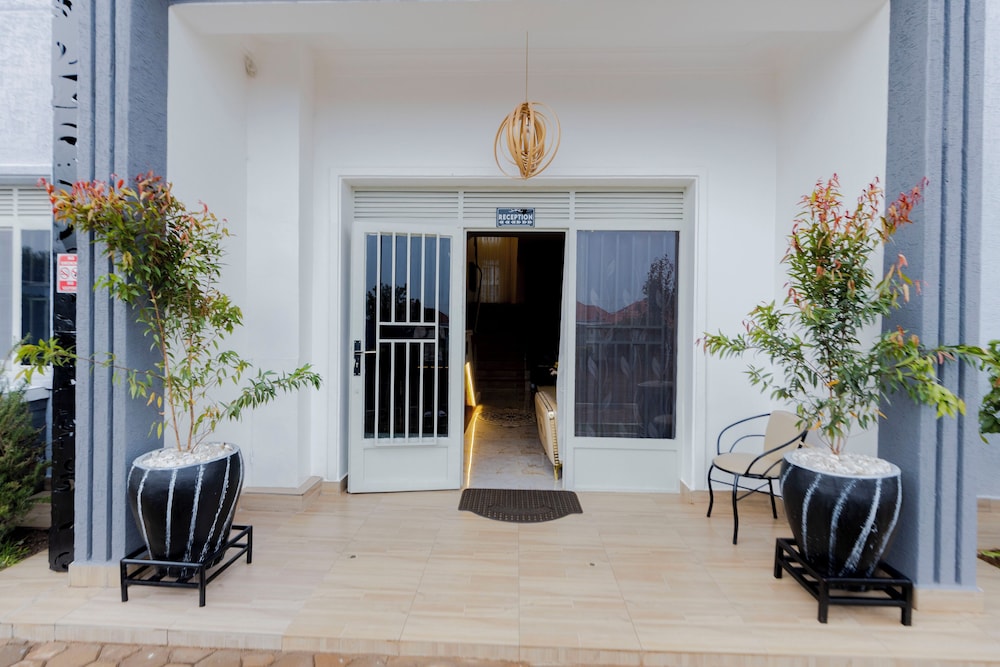 One Click Cozy Suites