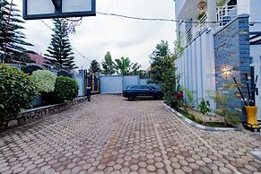 One Click Cozy Suites