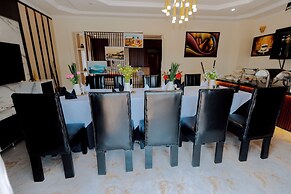 One Click Cozy Suites