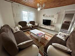 HAPPY HOUSE