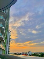 Azure Urban Resort 1br-2br St Tropez