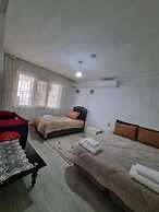 HAPPY HOUSE 2