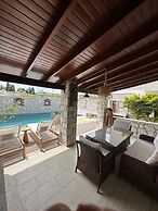 Detached House With Pool in Alacati