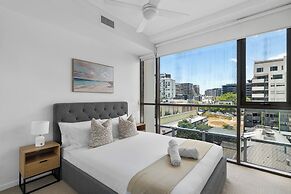 Sleek 2BRM Apartment at Aqua Newstead