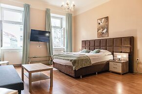 Spacious 2BR Apartment Central Long Stay