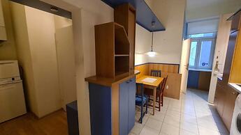 Spacious 2BR Apartment Central Long Stay