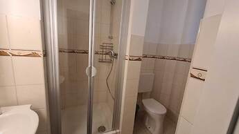 Spacious 2BR Apartment Central Long Stay