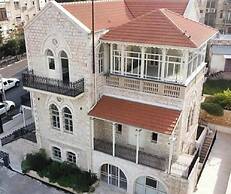 Cohen's boutique hotel