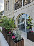 Cohen's boutique hotel
