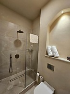 Cohen's boutique hotel