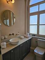Cohen's boutique hotel