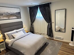 Fivestar Inspired Private Suite- Downtown Access