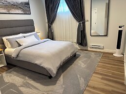 Fivestar Inspired Private Suite- Downtown Access
