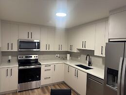 Fivestar Inspired Private Suite- Downtown Access