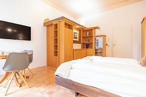 Cozy Room with Facilities Long Stay