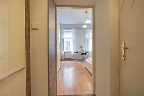 Cozy Room with Facilities Long Stay