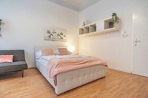 Cozy Room with Facilities Long Stay