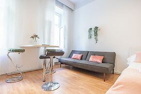 Cozy Room with Facilities Long Stay