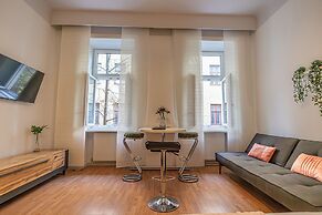 Cozy Room with Facilities Long Stay