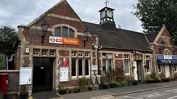 Bushey B&B