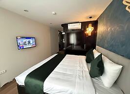 Cloud Chaser Hotel
