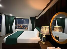 Cloud Chaser Hotel
