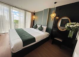 Cloud Chaser Hotel