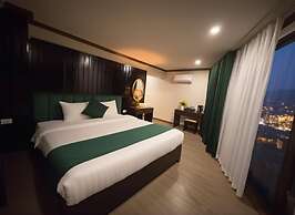 Cloud Chaser Hotel