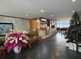Cloud Chaser Hotel