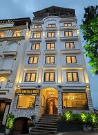 Cloud Chaser Hotel