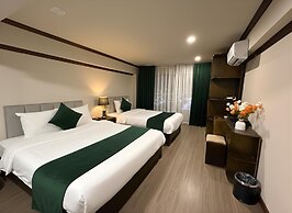 Cloud Chaser Hotel