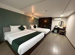 Cloud Chaser Hotel