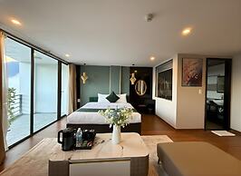 Cloud Chaser Hotel