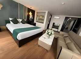 Cloud Chaser Hotel