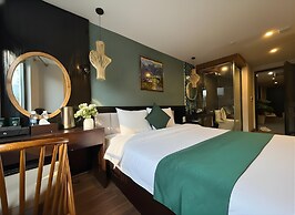 Cloud Chaser Hotel