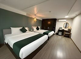 Cloud Chaser Hotel