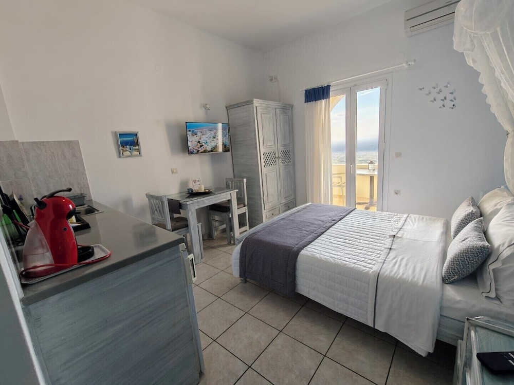 Kiklamino Sunset Suites