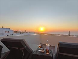 Kiklamino Sunset Suites
