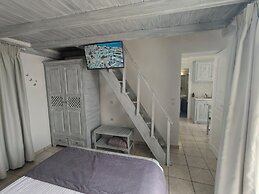 Kiklamino Sunset Suites
