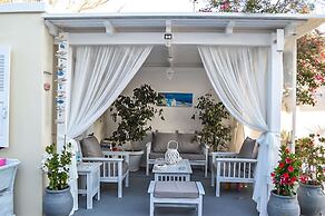 Kiklamino Sunset Suites